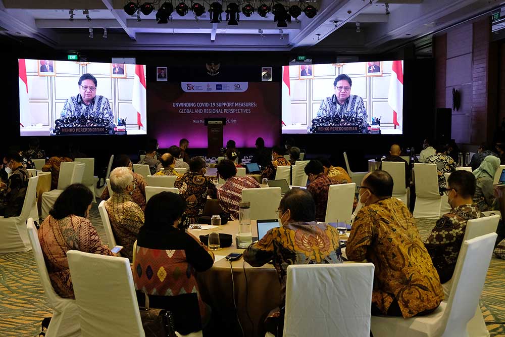 Seminar Internasional HUT ke-10 OJK