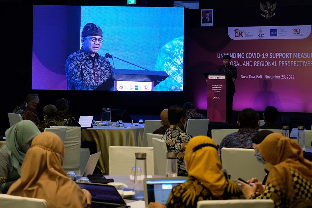 Seminar Internasional HUT ke-10 OJK