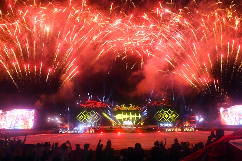 Pesta Penutupan Peparnas di Stadion Mandala Jayapura Papua 