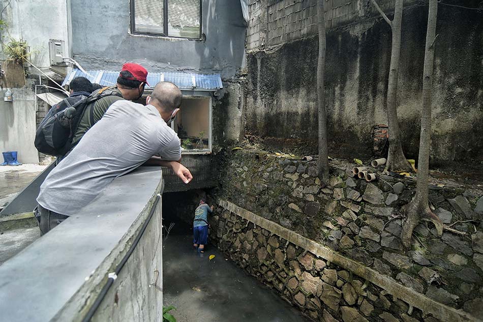 Bangunan di Atas Saluran Air di Kemang Utara