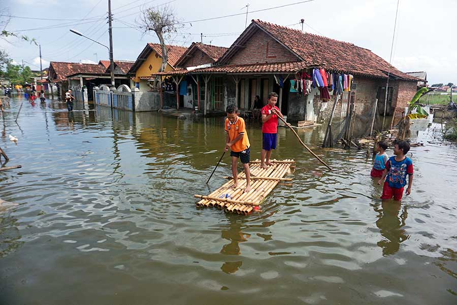 Banjir Rob Pekalongan Merendam 570 Rumah Belum Surut 