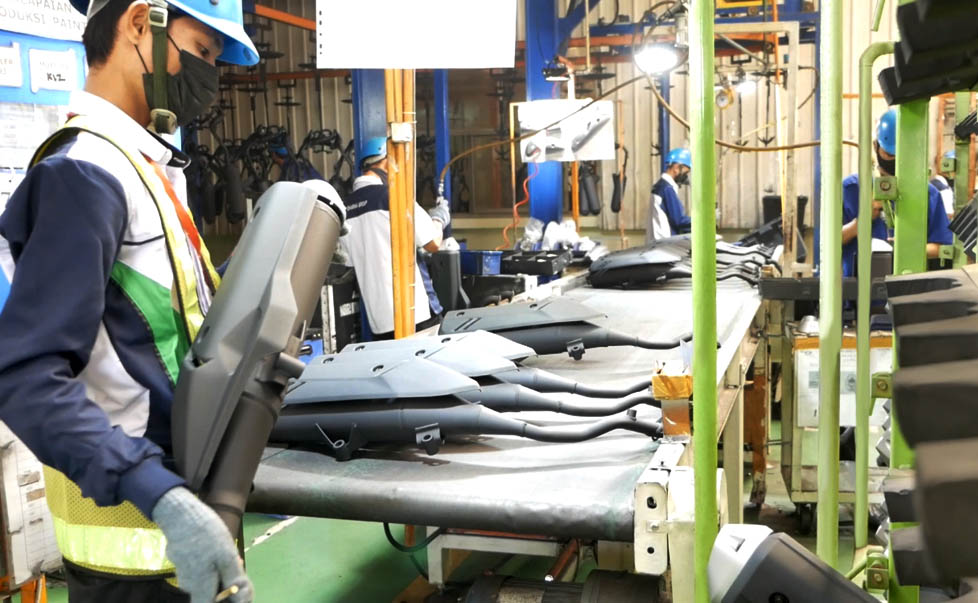 Teknologi Robot Pembuat Komponen Otomotif