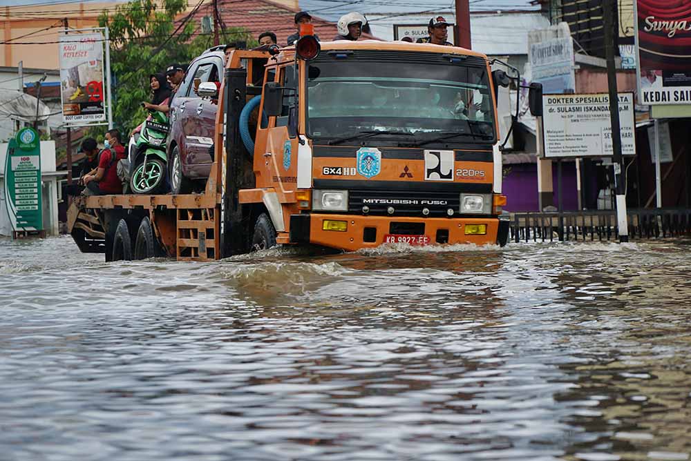 Banjir Sejak Tiga Pekan di Sintang Belum Surut