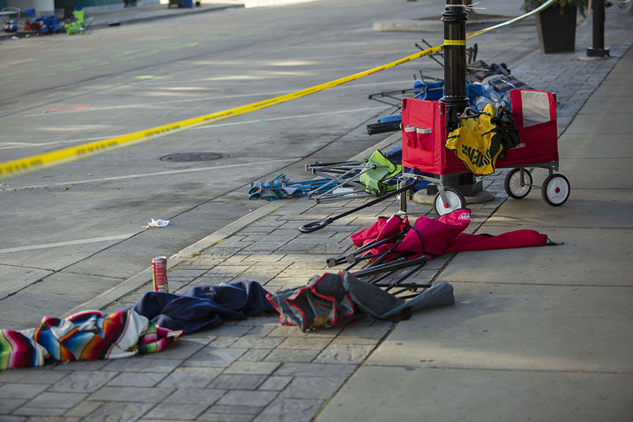 Parade Natal Berdarah di AS 5 Tewas 40 Luka-Luka 