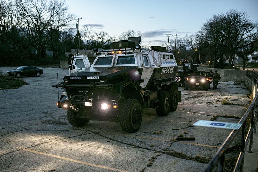 Parade Natal Berdarah di AS 5 Tewas 40 Luka-Luka 