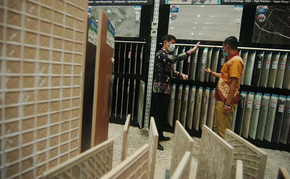 Pembukaan Ritel Bahan Bangunan Mitra10 di Tegal