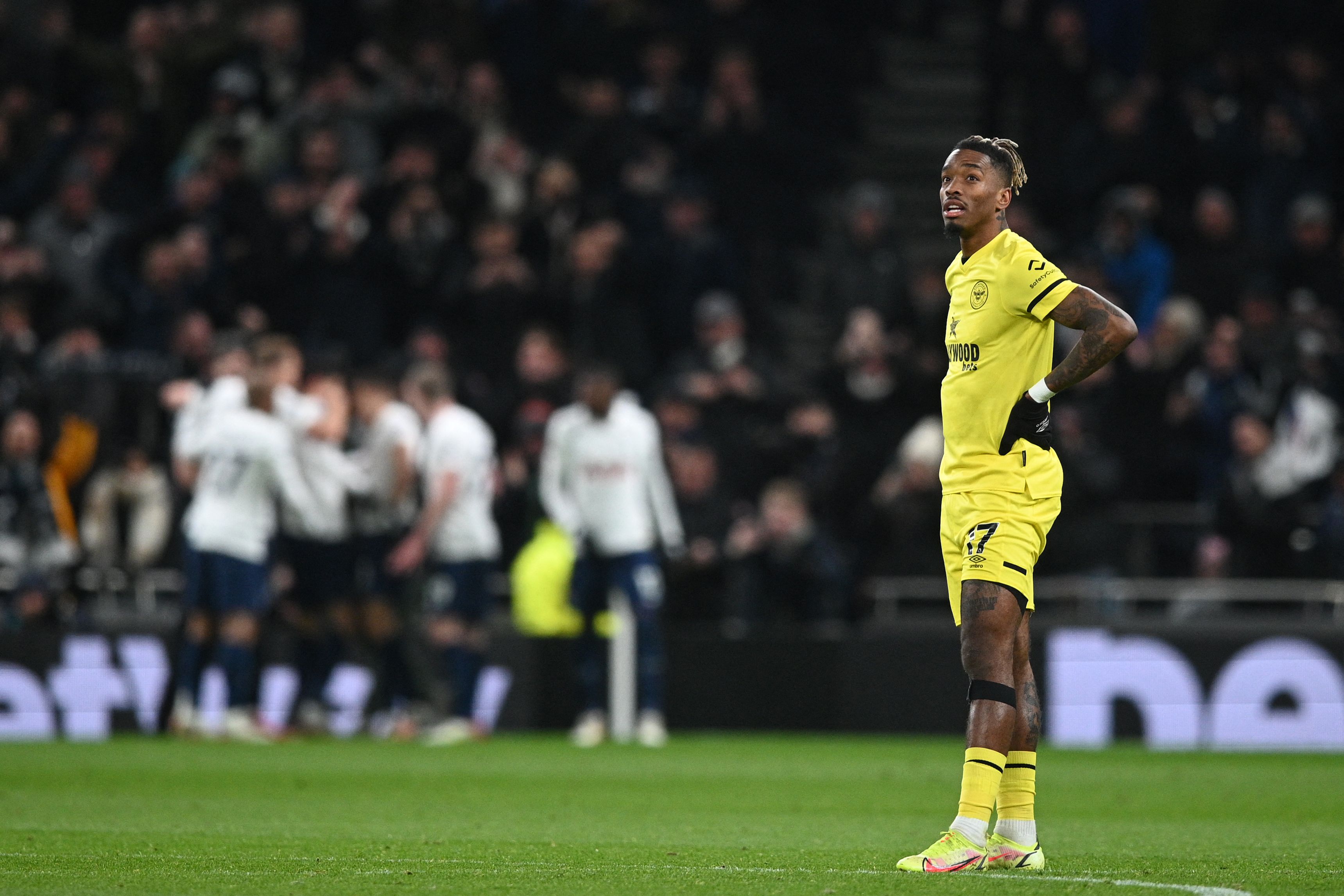 The Lilywhites Menang Atas Brentford 