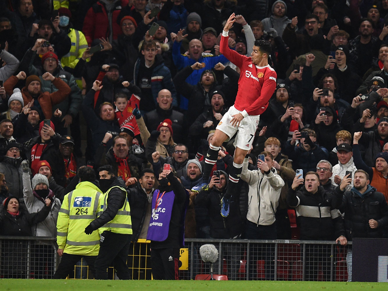 Setan Merah Tundukkan Arsenal