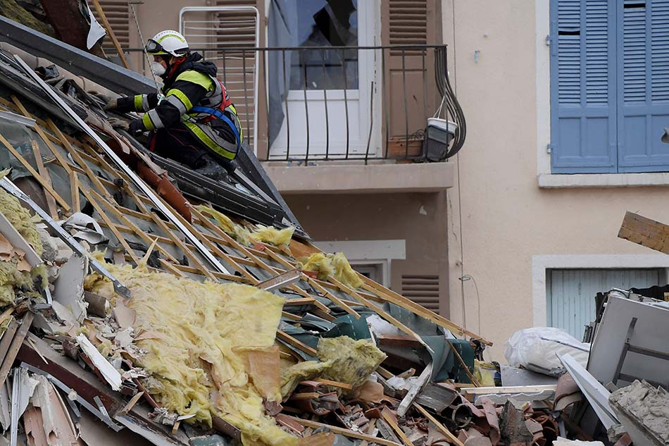 Apartemen Ambruk di Prancis