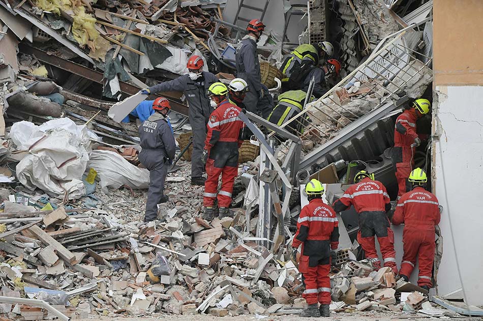 Apartemen Ambruk di Prancis