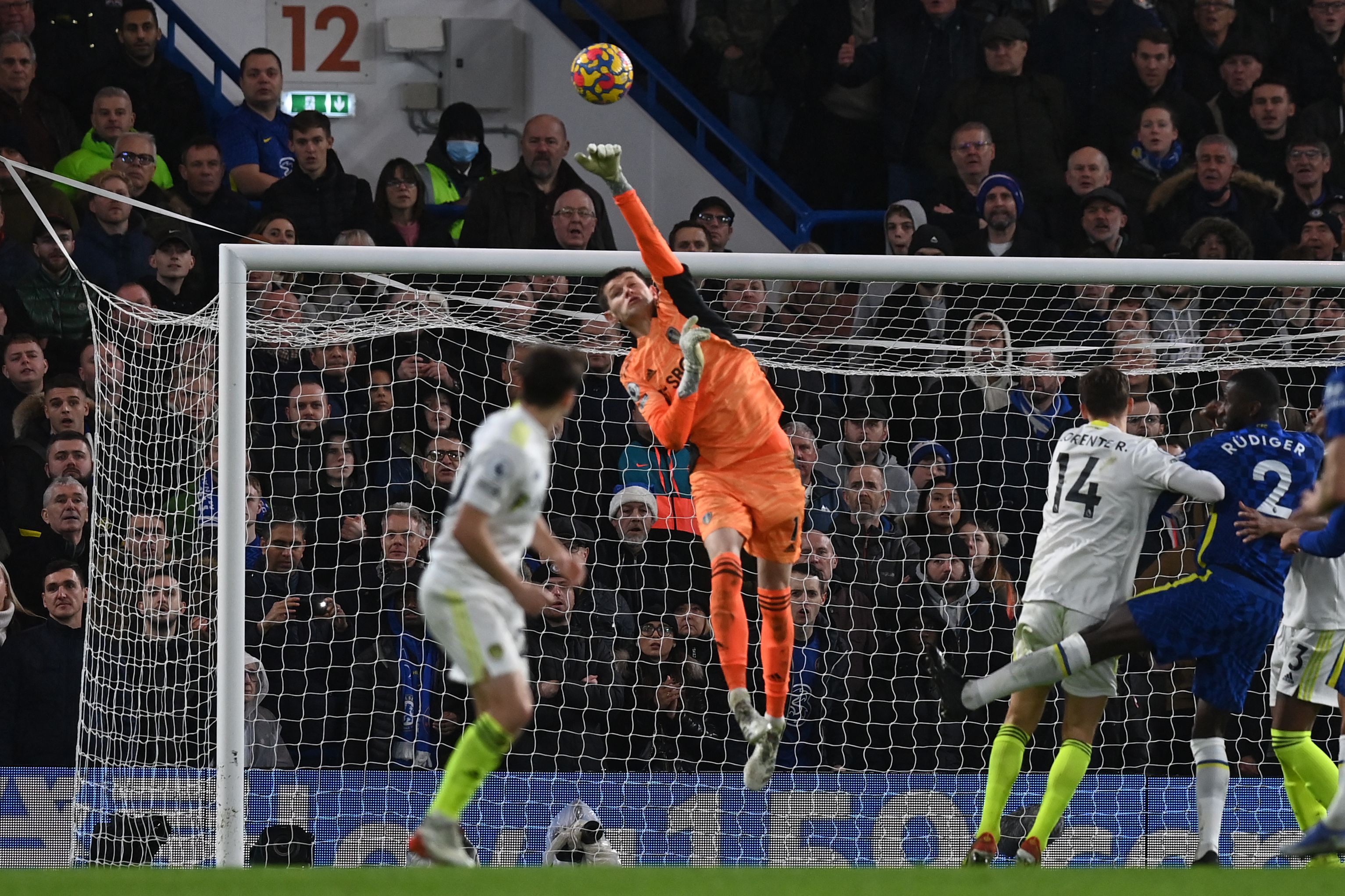 The Blues Menang 3-2