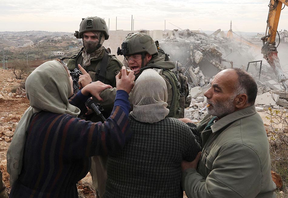 Israel Hancurkan Rumah Warga Palestina di Tepi Barat