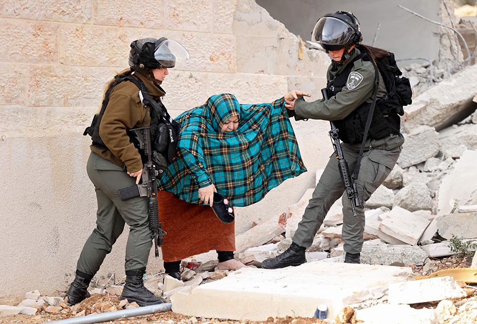 Israel Hancurkan Rumah Warga Palestina di Tepi Barat