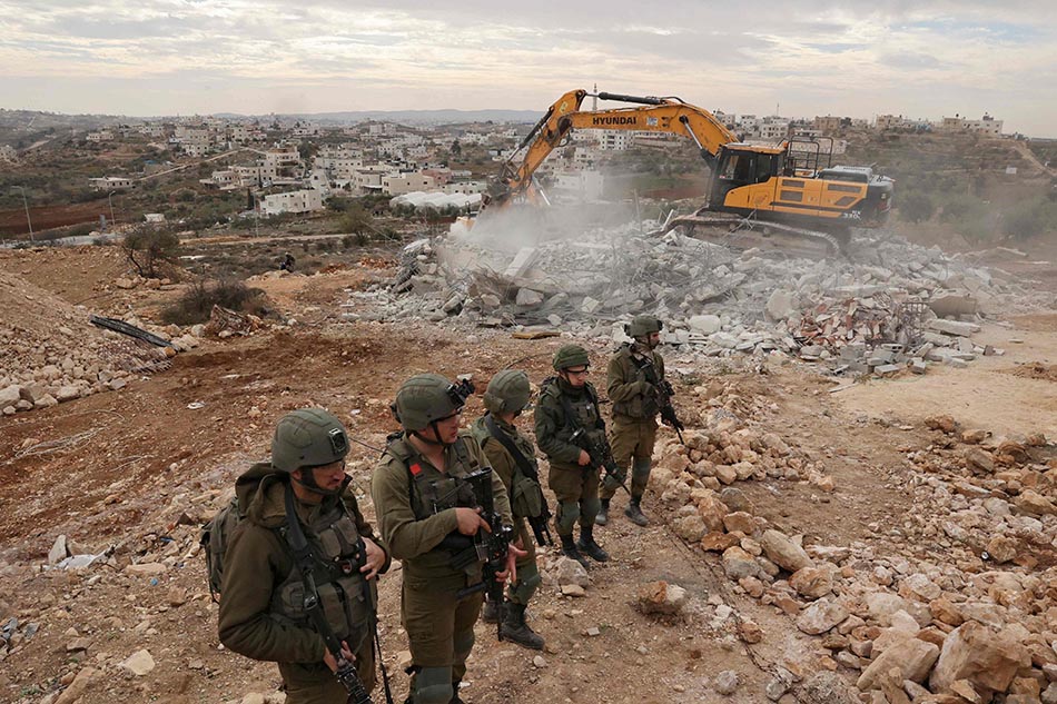 Israel Hancurkan Rumah Warga Palestina di Tepi Barat
