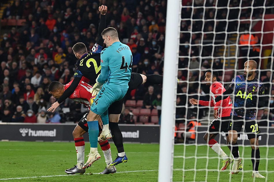 Southampton Vs Tottenham Imbang