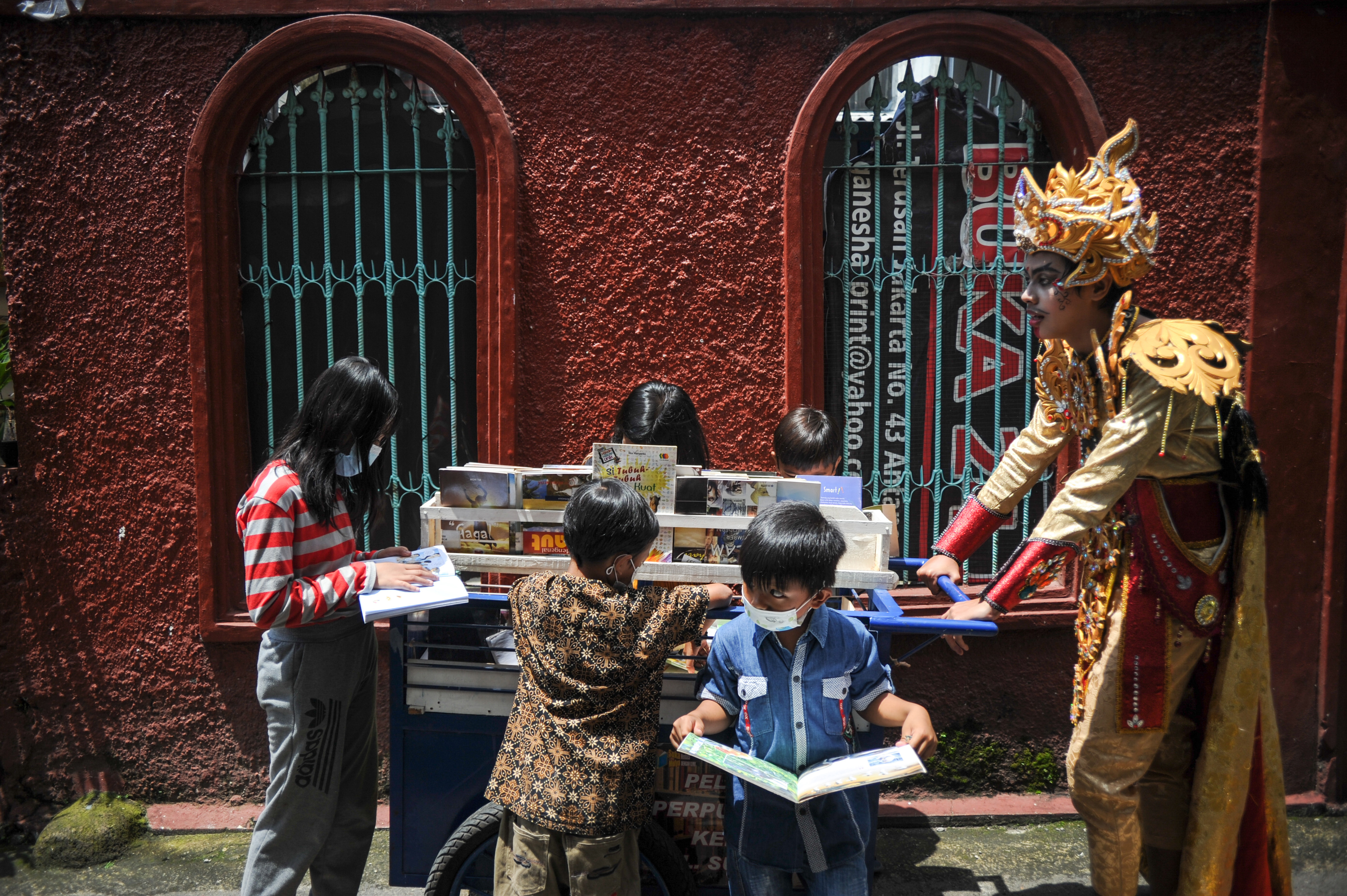 Meningkatkan Minat Baca Anak di Kampung Wisata Literasi