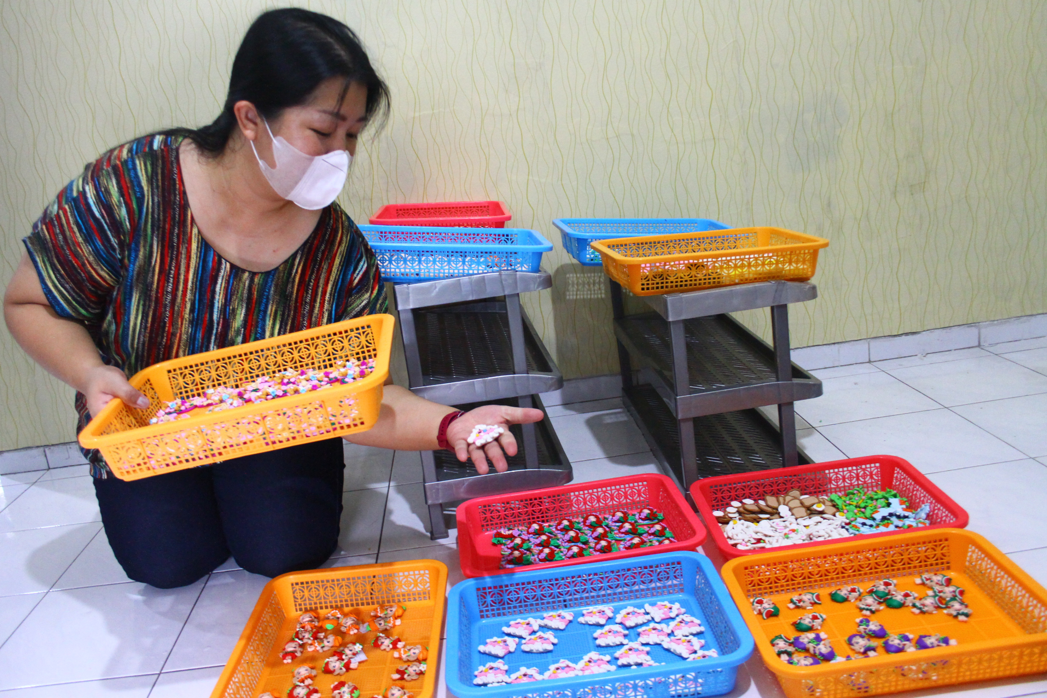 Kerajinan Aksesoris dari Olahan Tepung