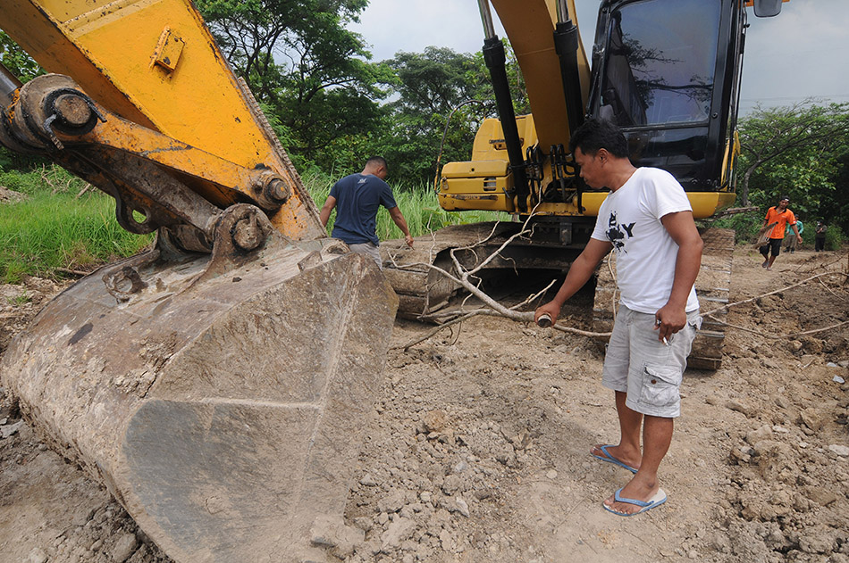 Lahan Desanya Dikeruk untuk Uruk Tol, Warga Klaten Blokir Jalan