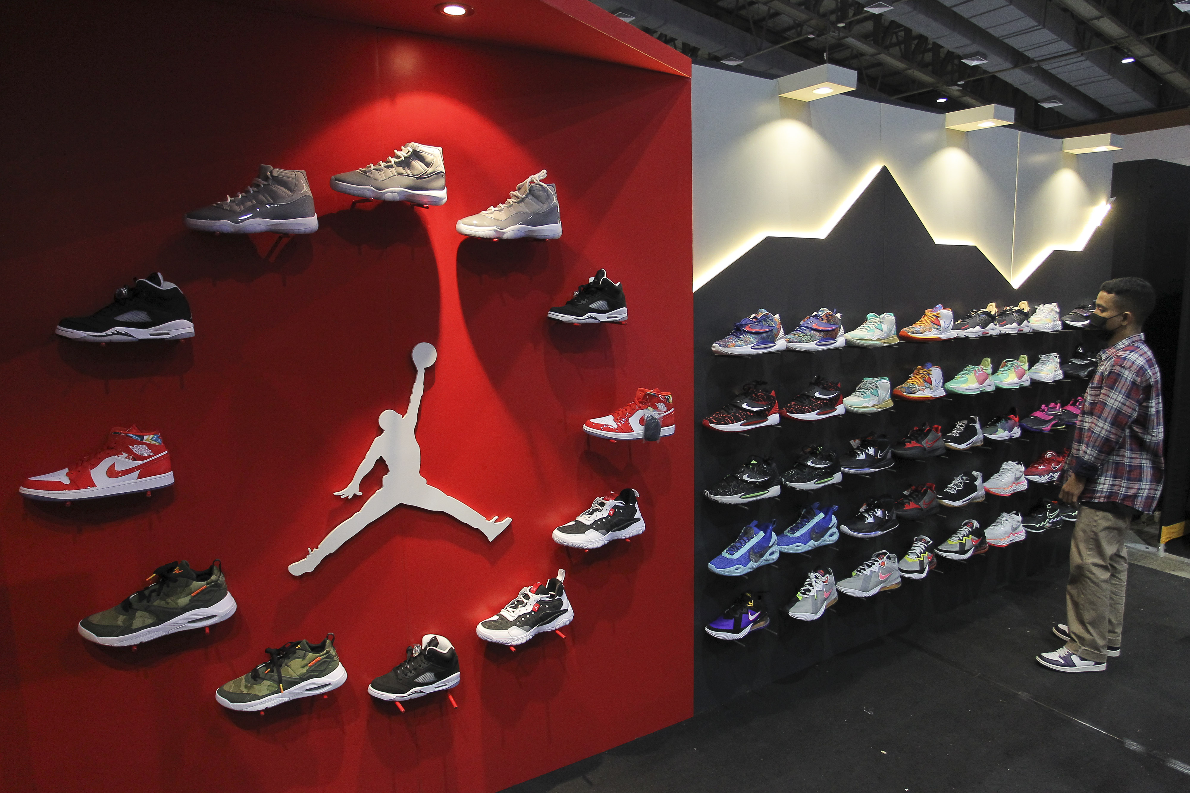 Urban Sneaker Society 2021