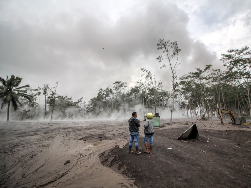 Larangan Mendekati Gunung Semeru
