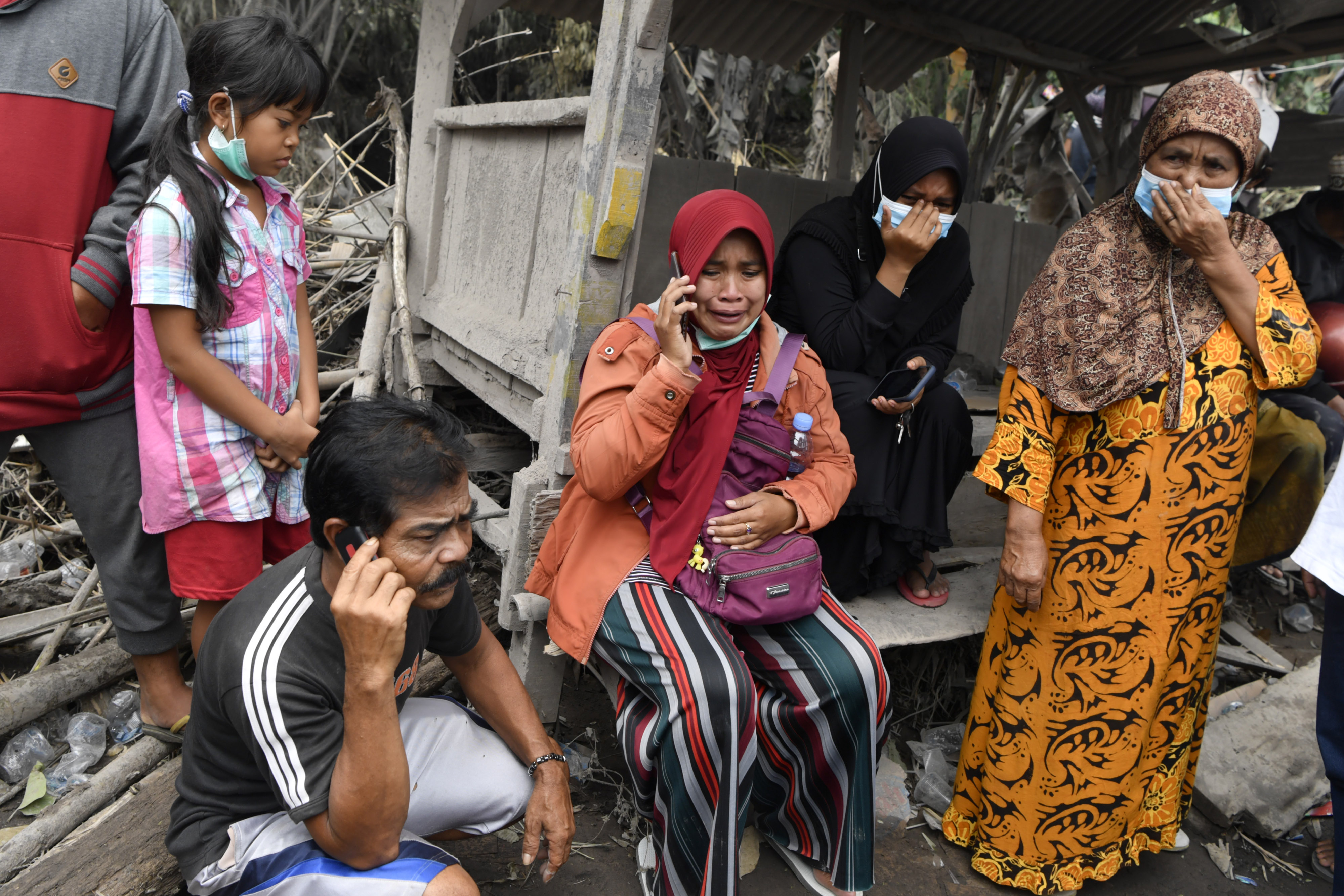 Evakuasi Korban Erupsi Gunung Semeru