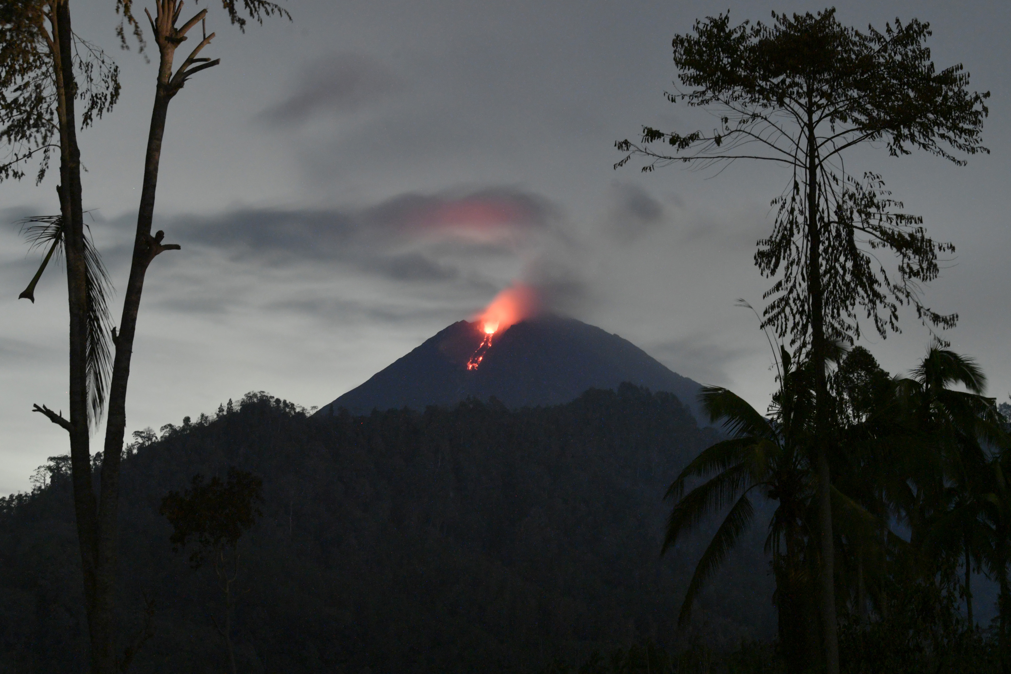 Lava Pijar Gunung Semeru