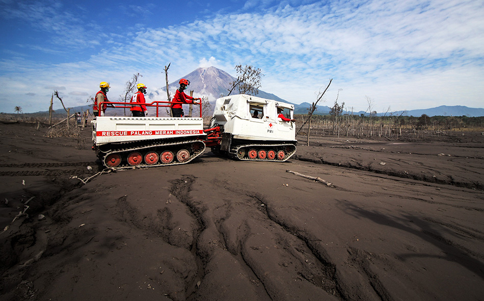 Pencarian korban Letusan Gunung Semeru
