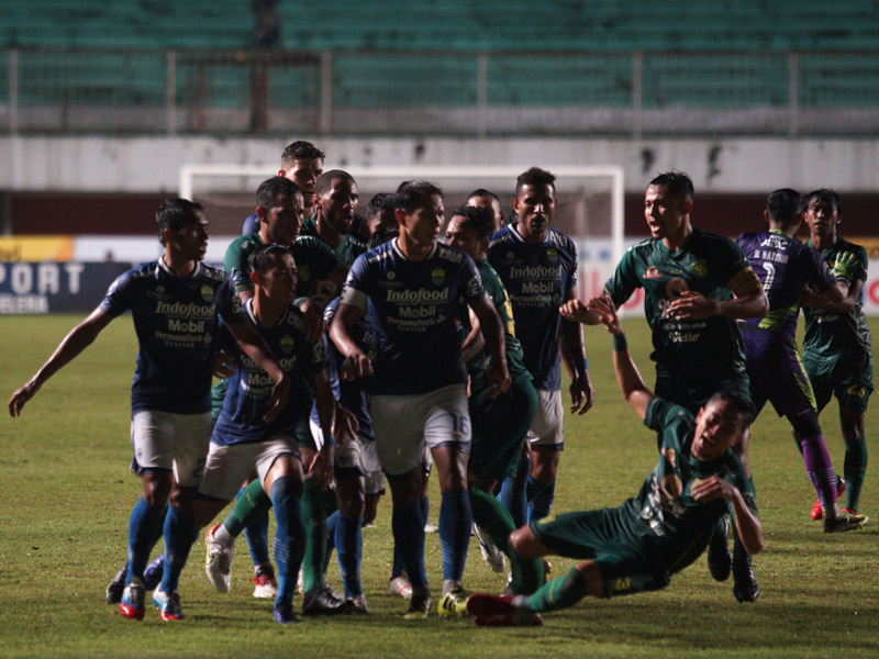 Persebaya Hantam Persib Dengan Skor 3-0