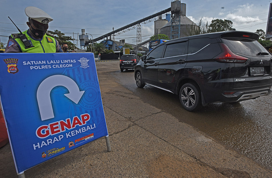 Uji Coba Penerapan Ganjil-Genap Pantai Anyer