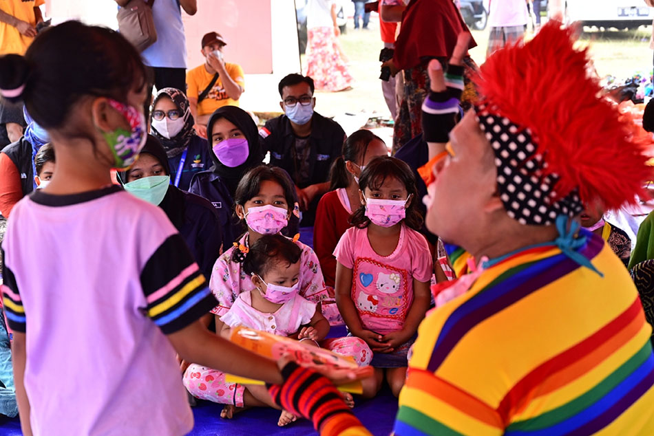 Trauma Healing Anak-Anak Pengungsi Gunung Semeru