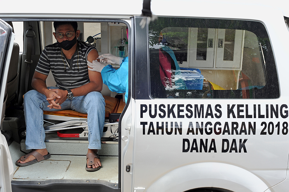 Vaksinasi Covid-19  Jemput Bola di Jambi 