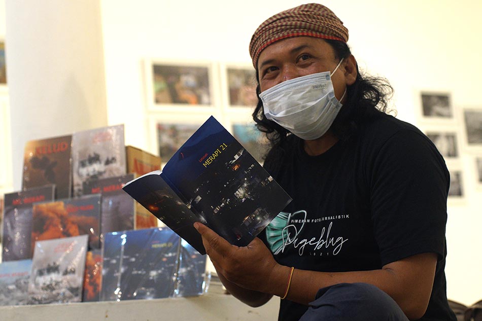 Peluncuran Buku Foto Letusan Merapi Jilid 07