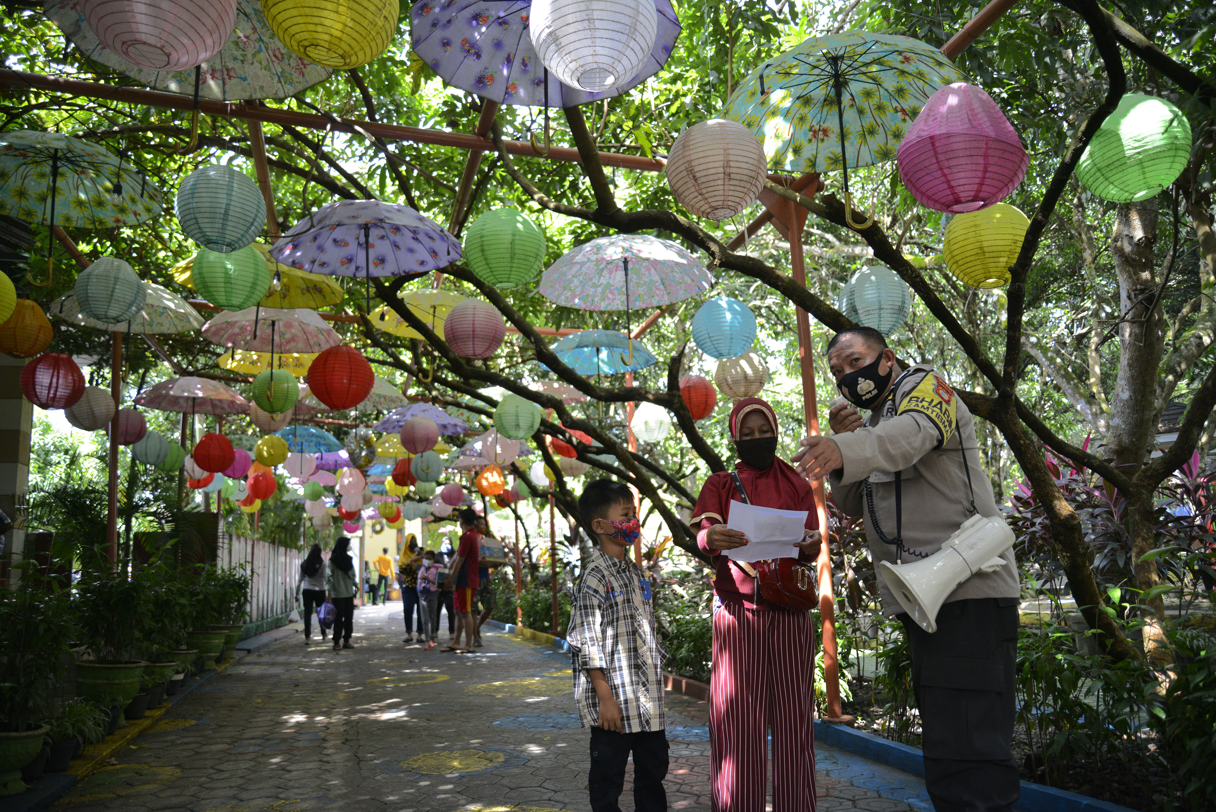 Vaksinasi di Kawasan Wisata Gowa