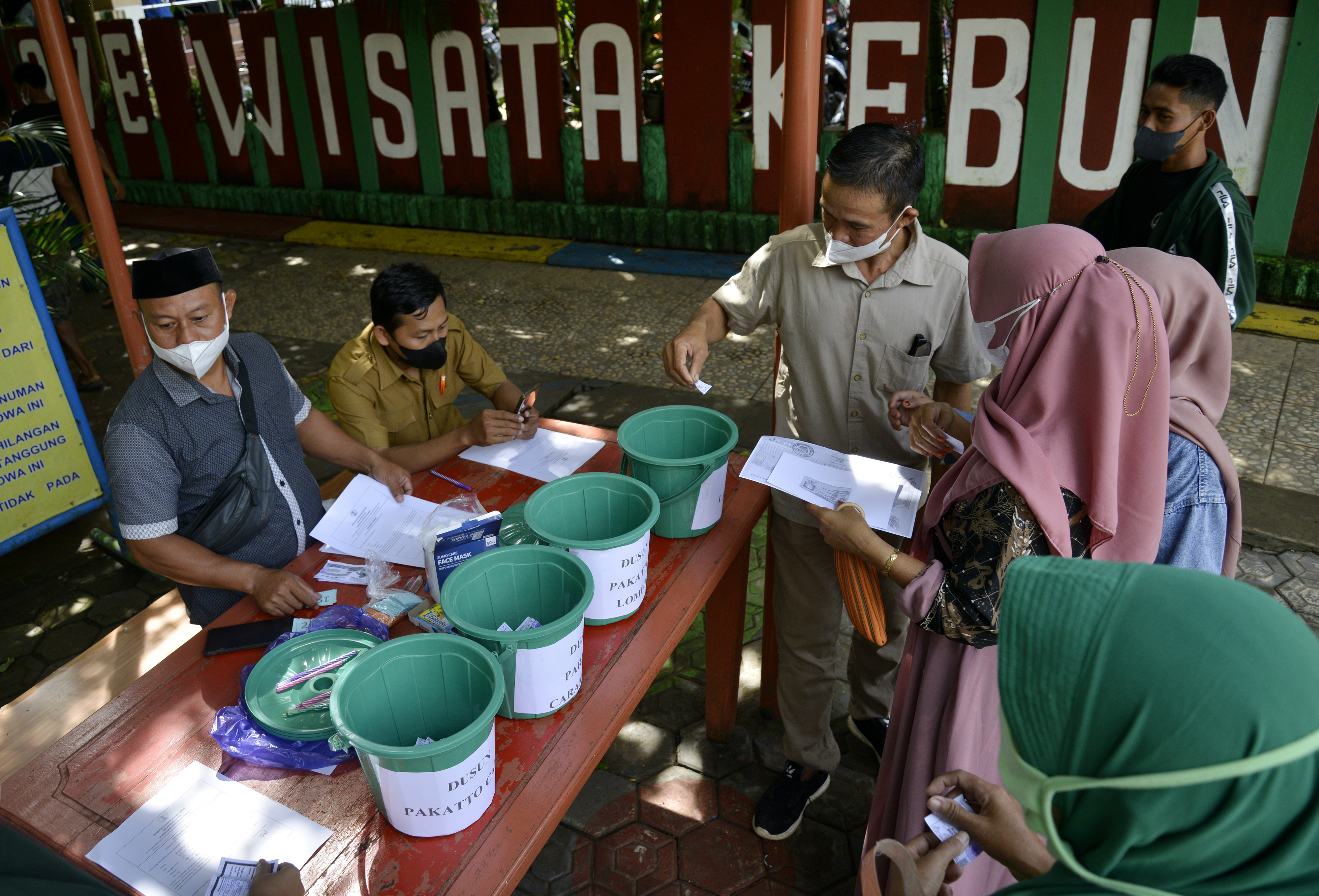 Vaksinasi di Kawasan Wisata Gowa