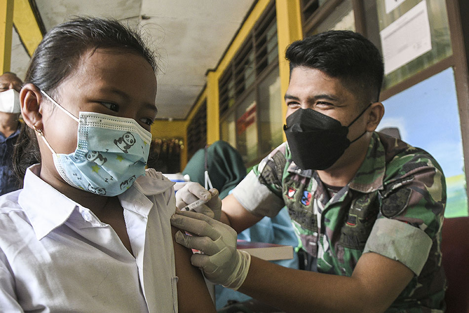 Vaksinasi Pelajar di Bekasi