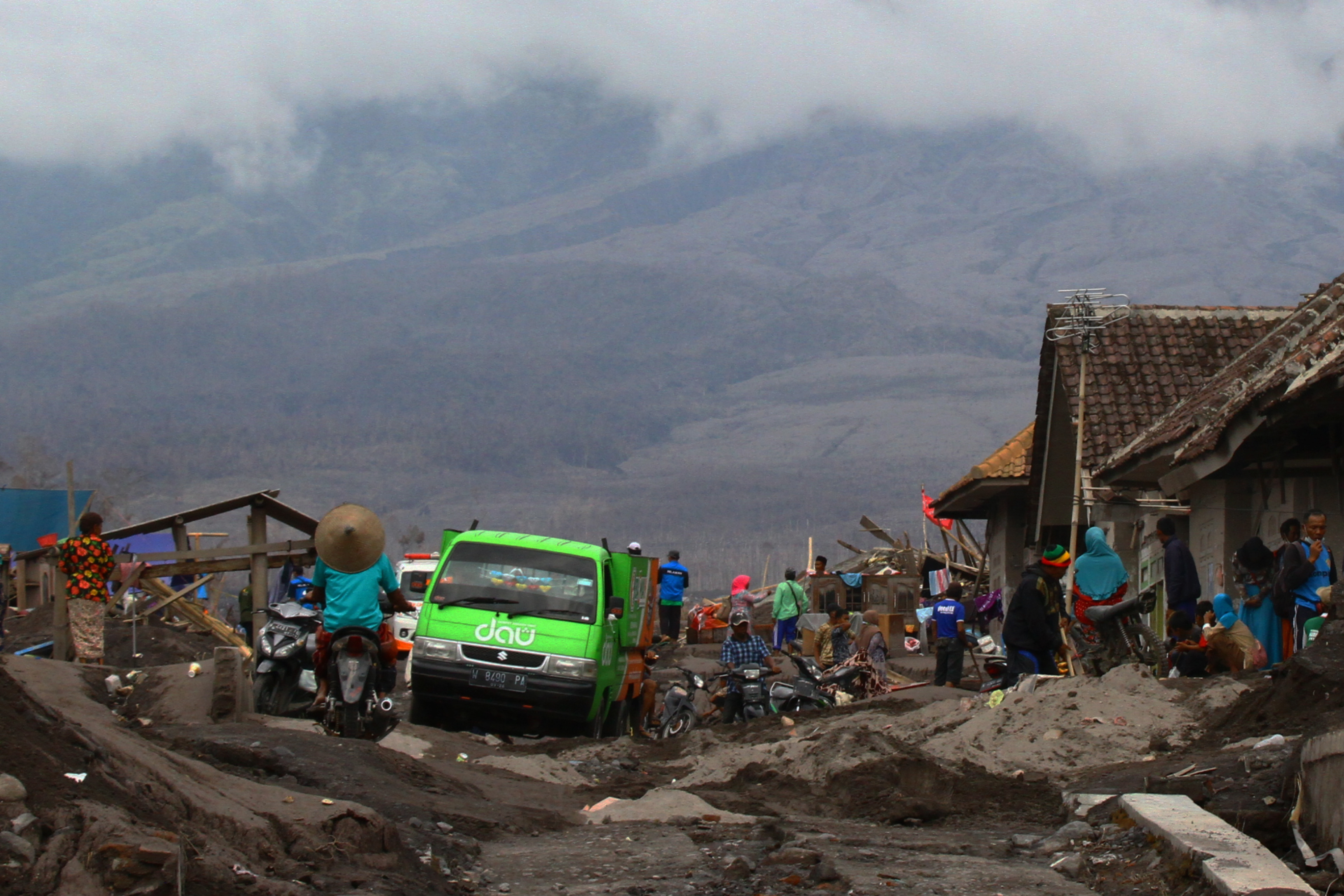 Peringatan Bahaya Erupsi Susulan Semeru