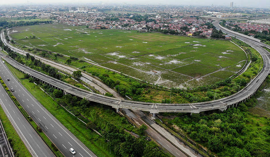 Gerbang Keluar Tol Gedebage Terbengkalai