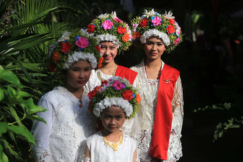 Upacara Adat Ngarot di Indramayu