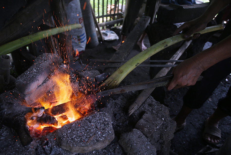 Industrsi  Rumahan Golok Tradisional