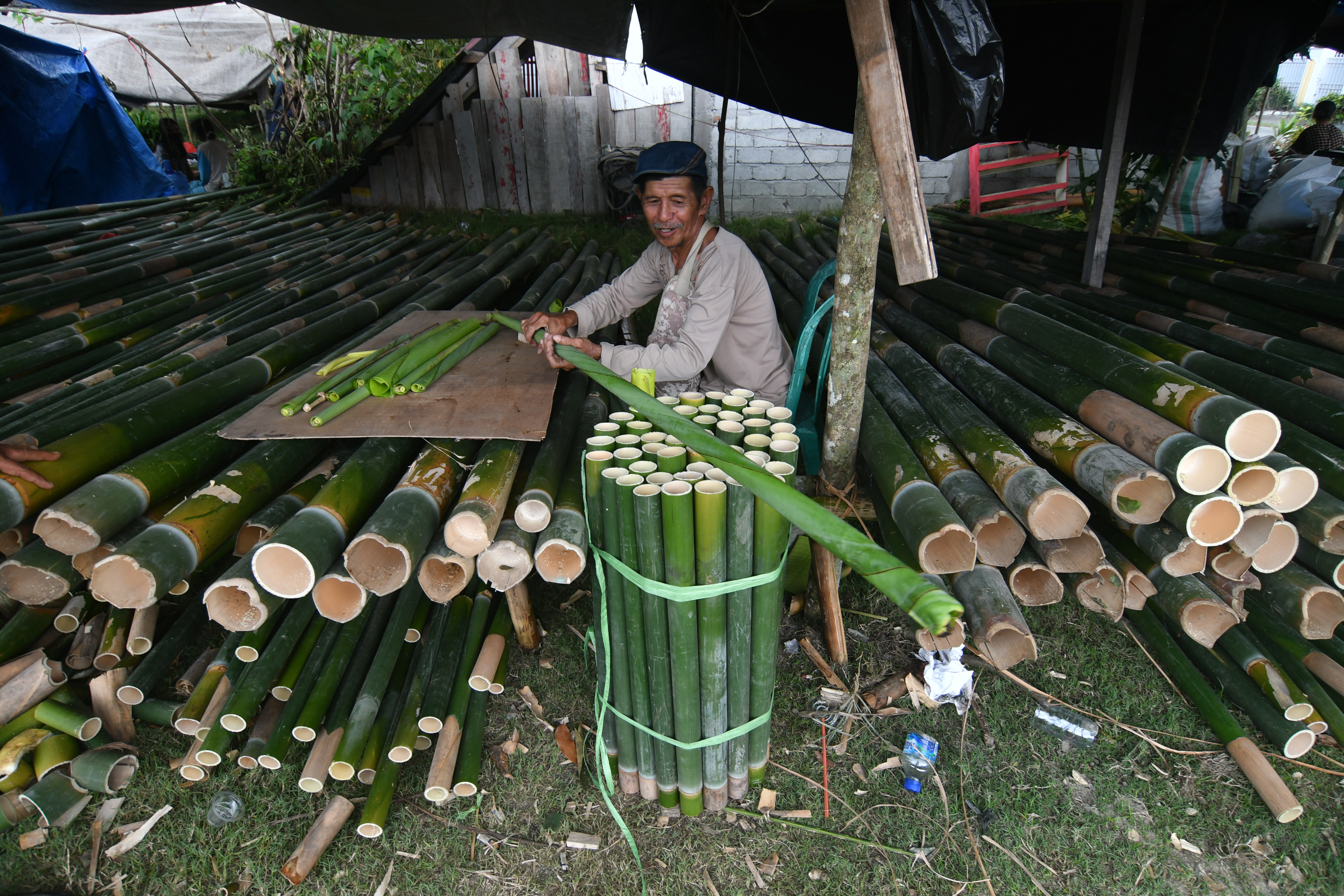 Penjualan Bambu Untuk Nasi Jaha