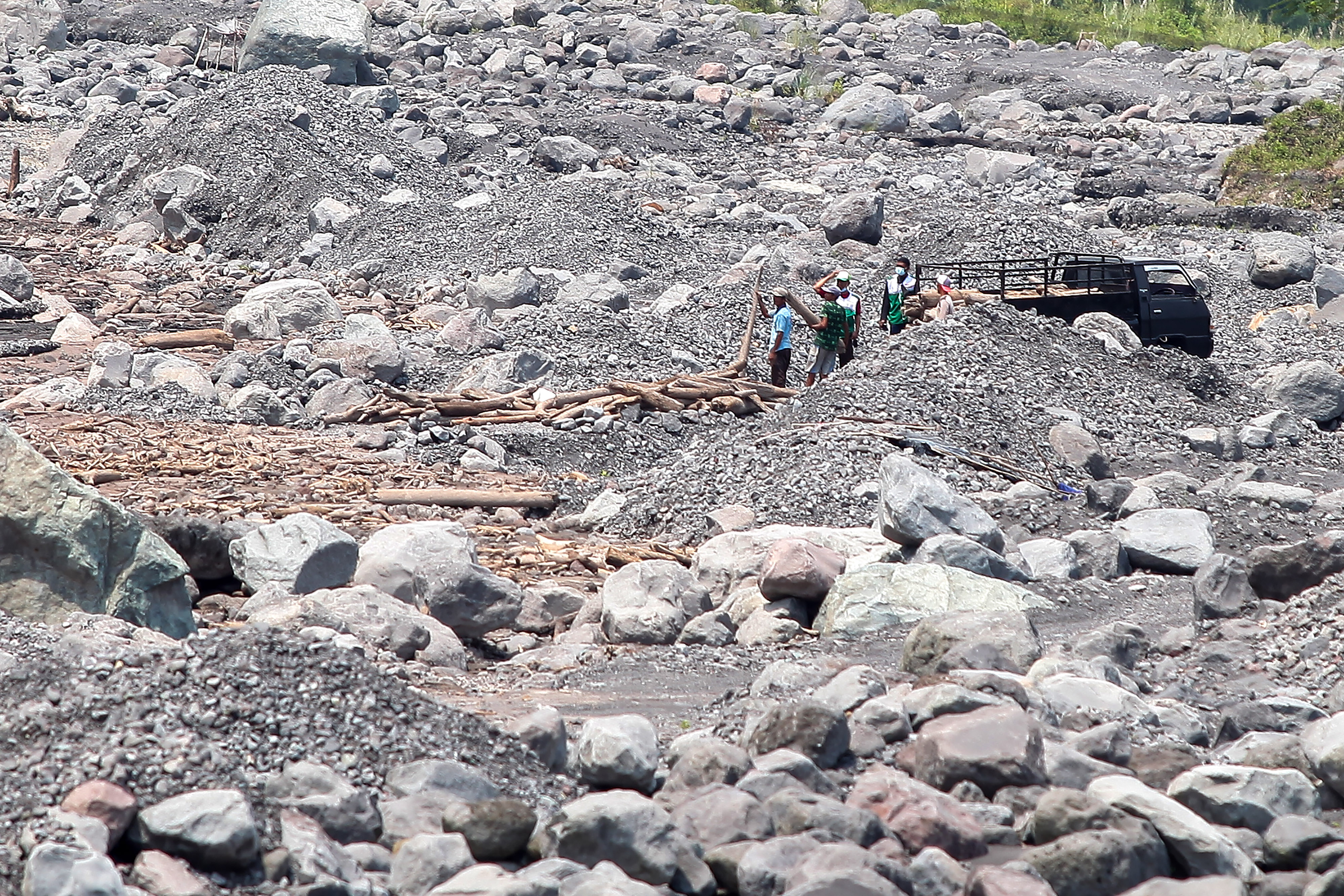 Jalur Material Gunung Semeru