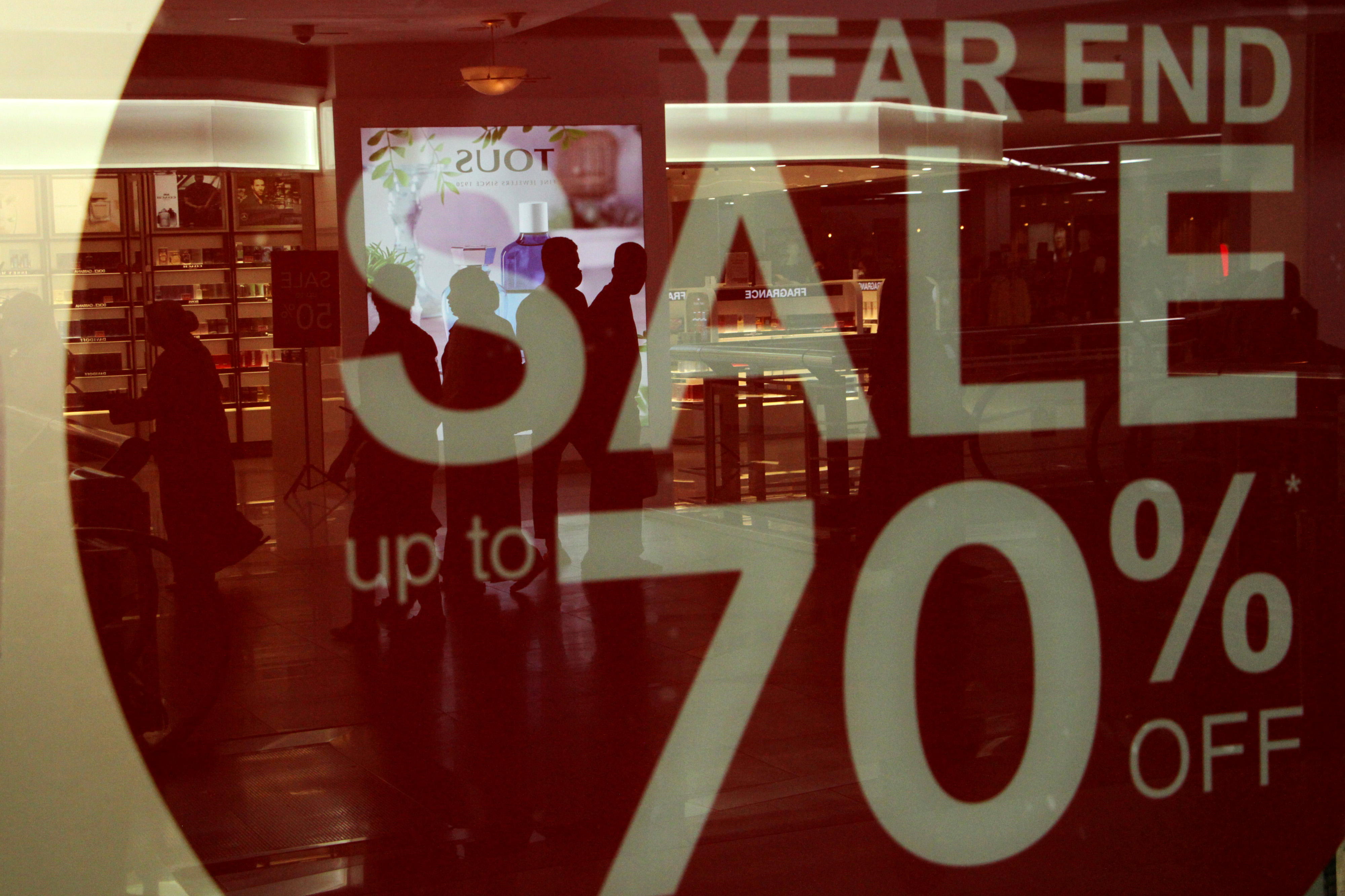 Diskon Akhir Tahun di Pusat Perbelanjaan Makassar