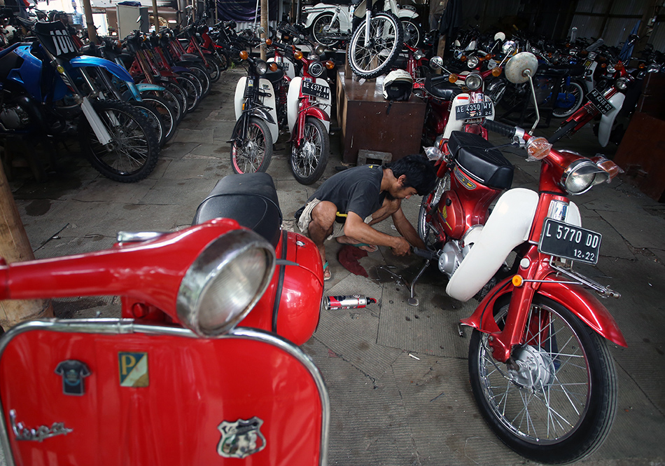 Restorasi Motor Antik