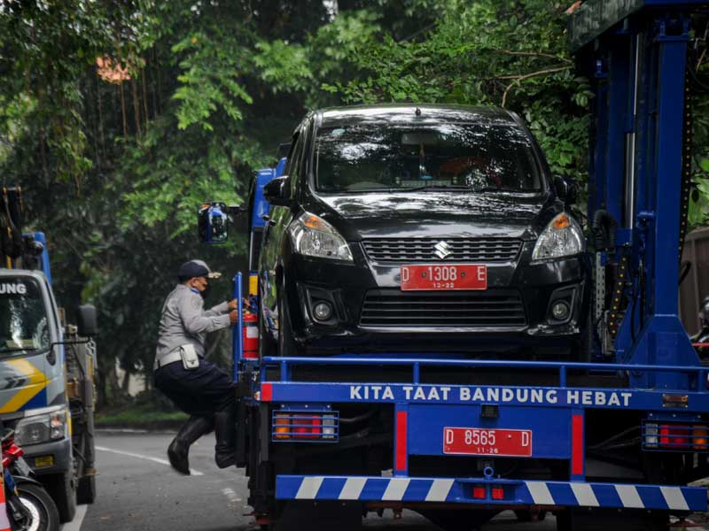 Peluncuran Mobil Derek Otomatis