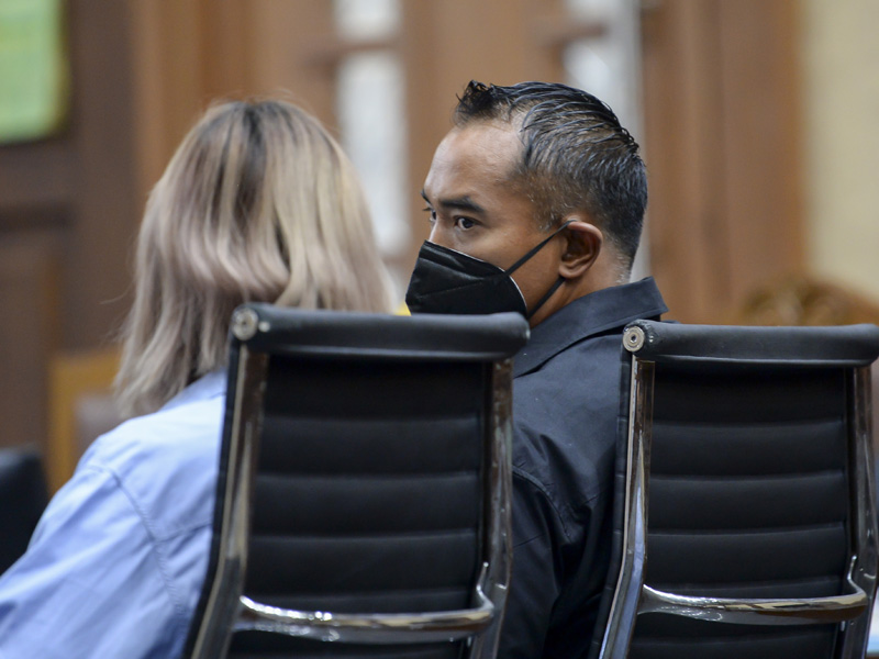 Sidang Pledoi Nia Ramadhani Dan Ardi Bakrie