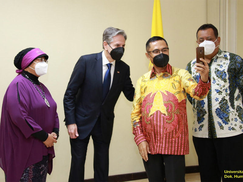 Sambut Menlu AS Antony Blinken Di Kampus UI