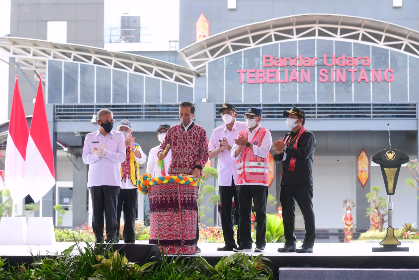 Jokowi Resmikan Bandara Tebelian Sintang Kalbar
