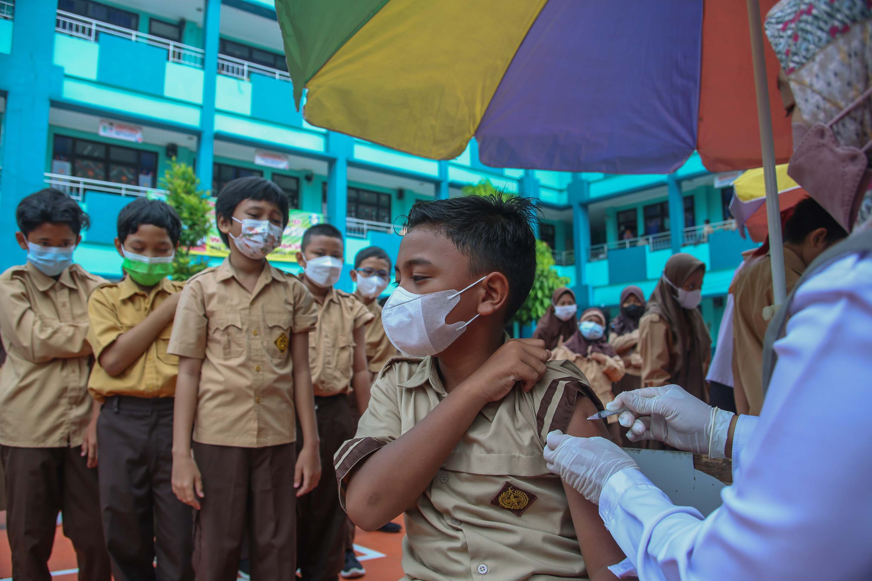 Bulan Imunisasi Anak Sekolah