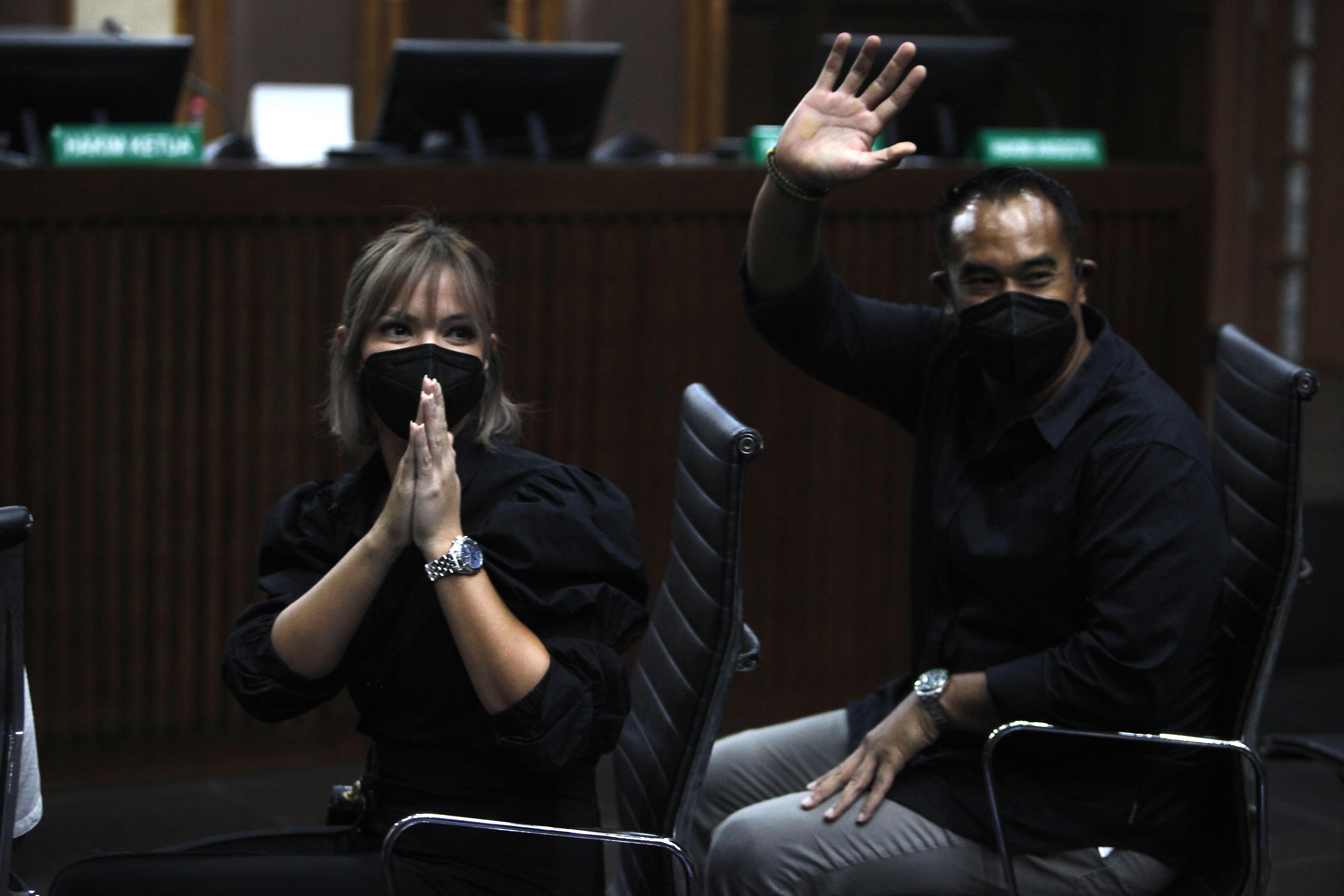 Sidang Perdana Ardi Bakrie dan Nia Ramadhani