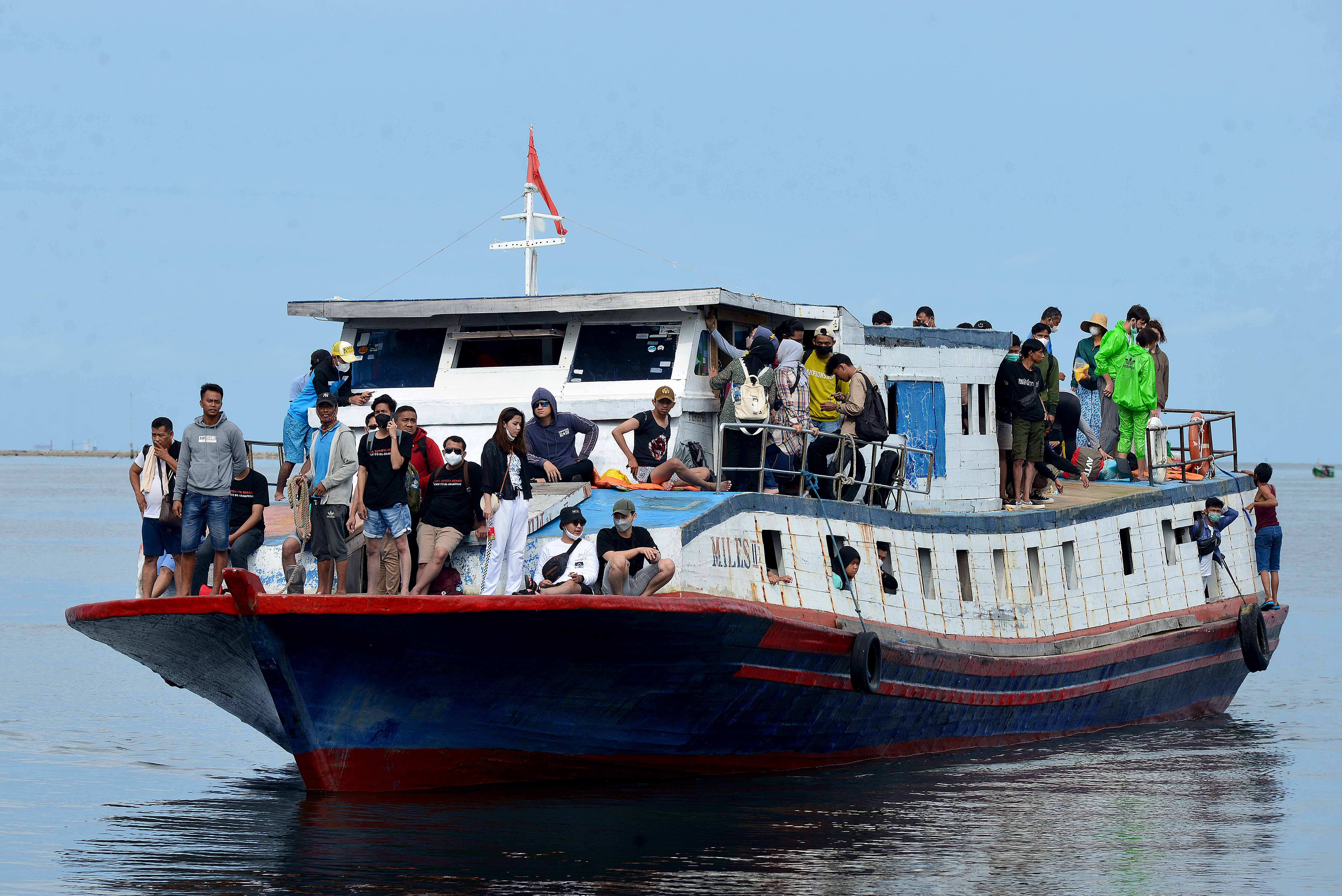 Gelombang Tinggi Hambat Mobilitas Wisatawan